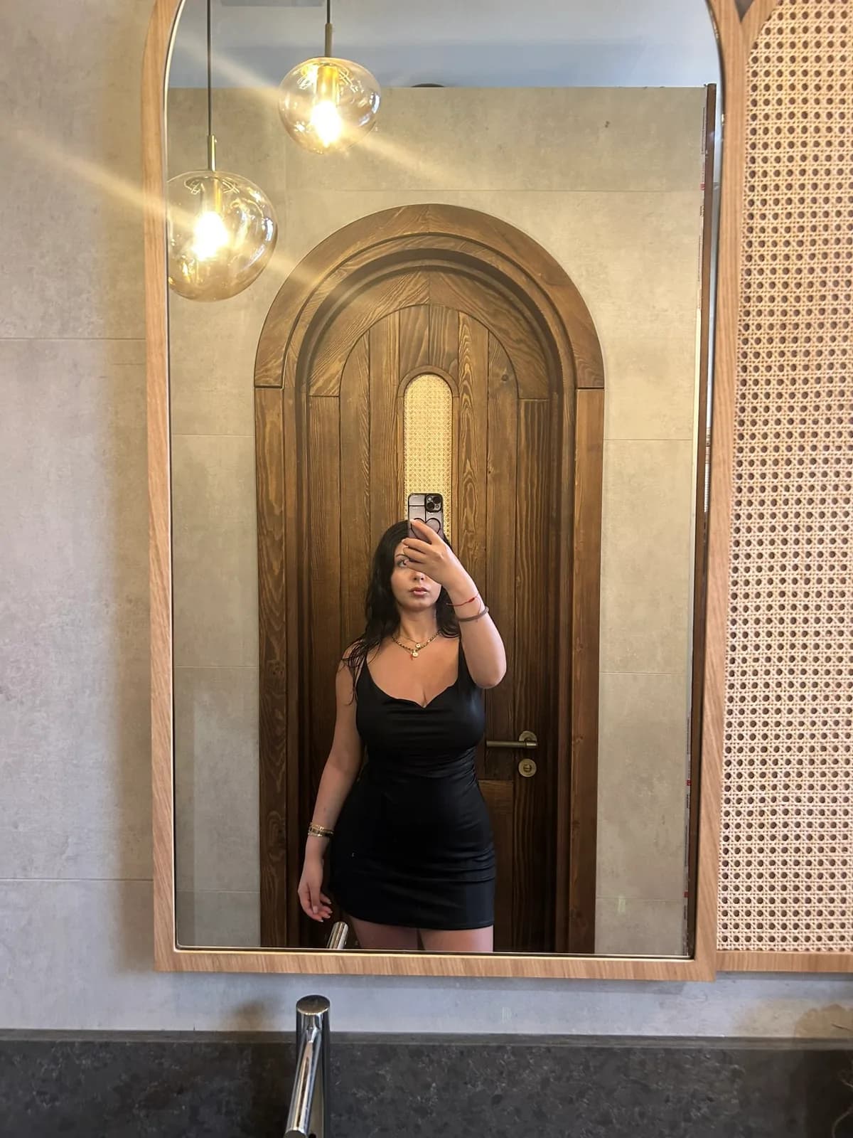 Dilay · 21 yaş · Beylikdüzü bireysel masöz · Türk masöz · profil fotoğrafı