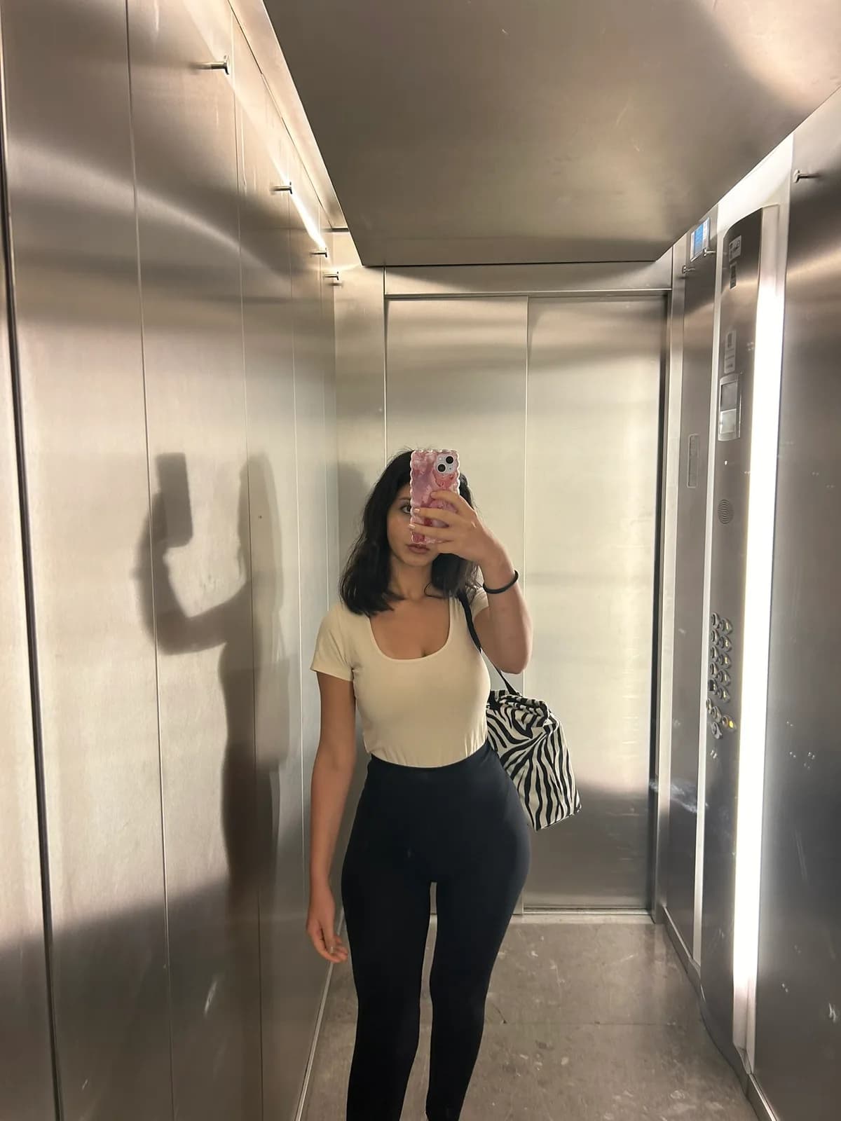 Nurgül · 29 yaş · Bakırköy bireysel masöz · Azeri masöz · profil fotoğrafı
